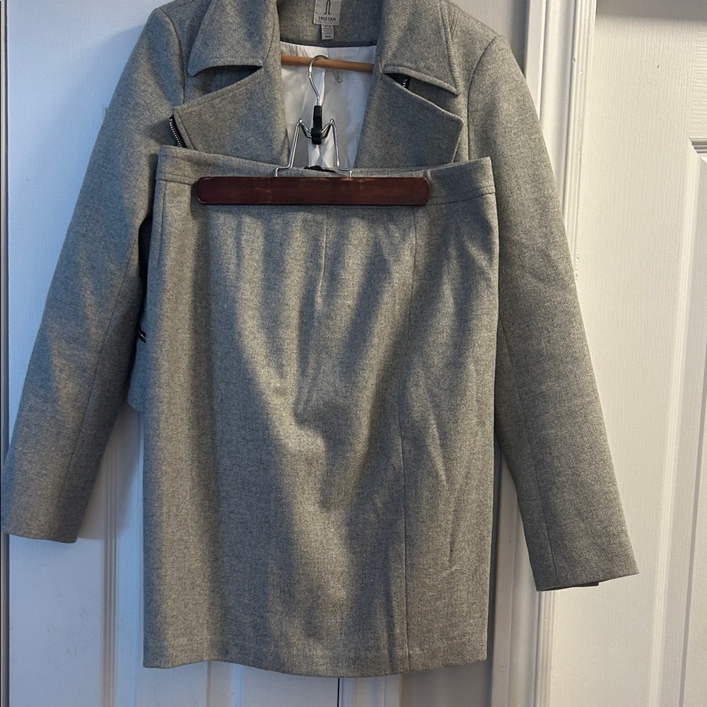 Tristan Gray Women's Blazer and Skirt Set